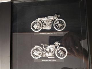 HARLEY DAVIDSON LEGENDARY RACING MACHINES 2009 MONTANA DISPLAY